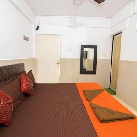 Grg Traveller Hotel Панаджи Екстериор снимка