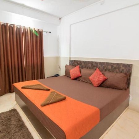 Grg Traveller Hotel Панаджи Екстериор снимка