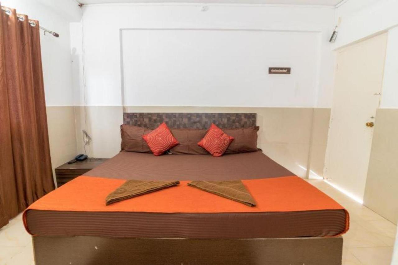 Grg Traveller Hotel Панаджи Екстериор снимка
