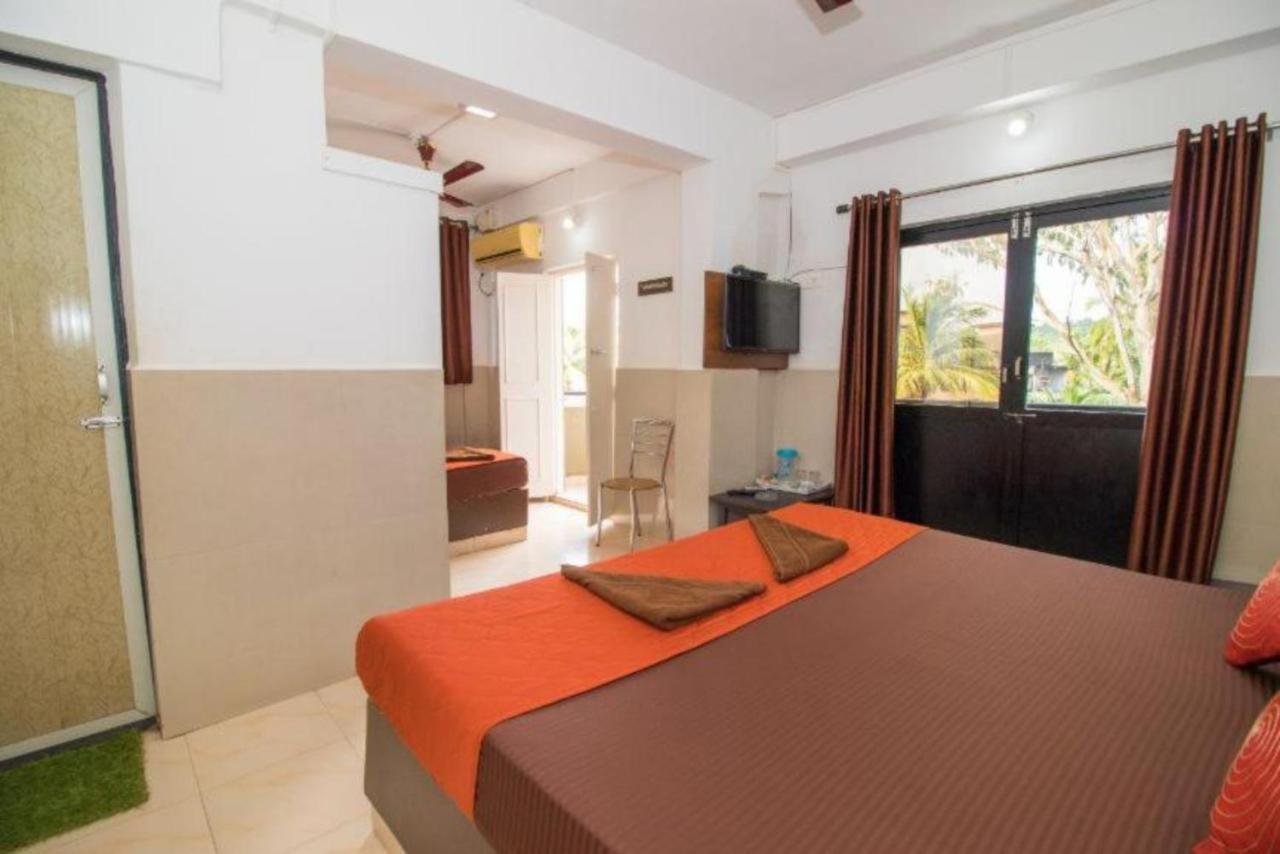 Grg Traveller Hotel Панаджи Екстериор снимка
