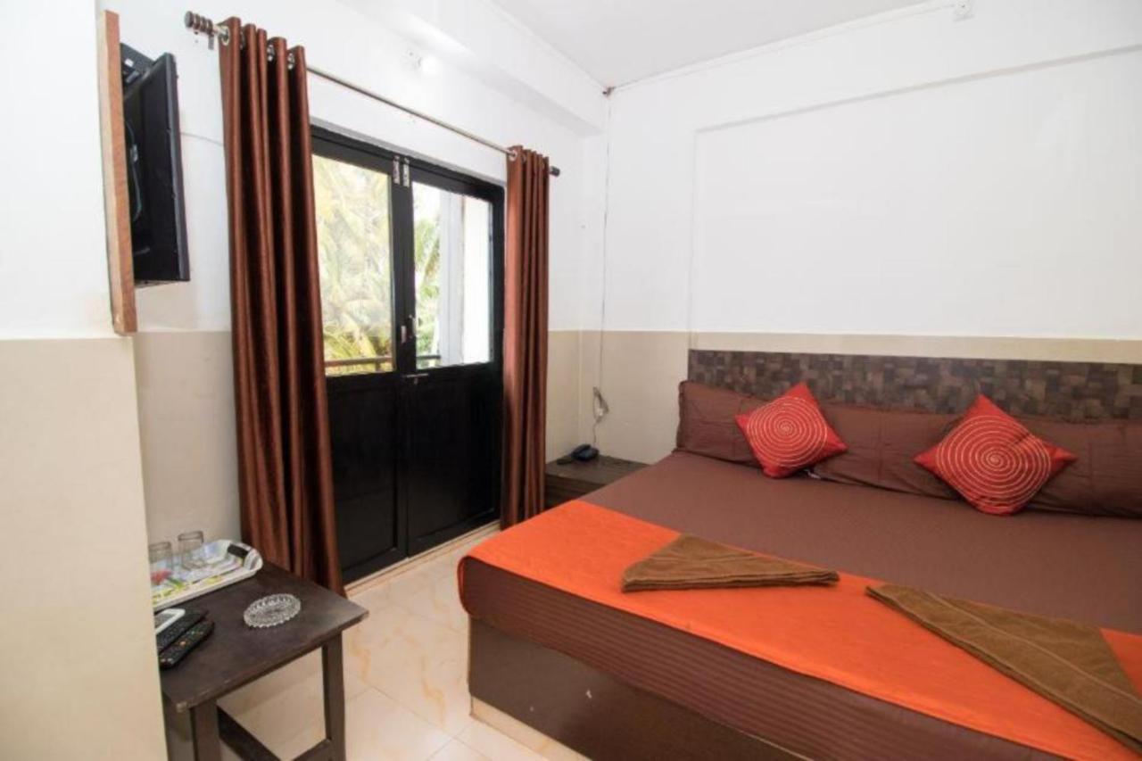 Grg Traveller Hotel Панаджи Екстериор снимка