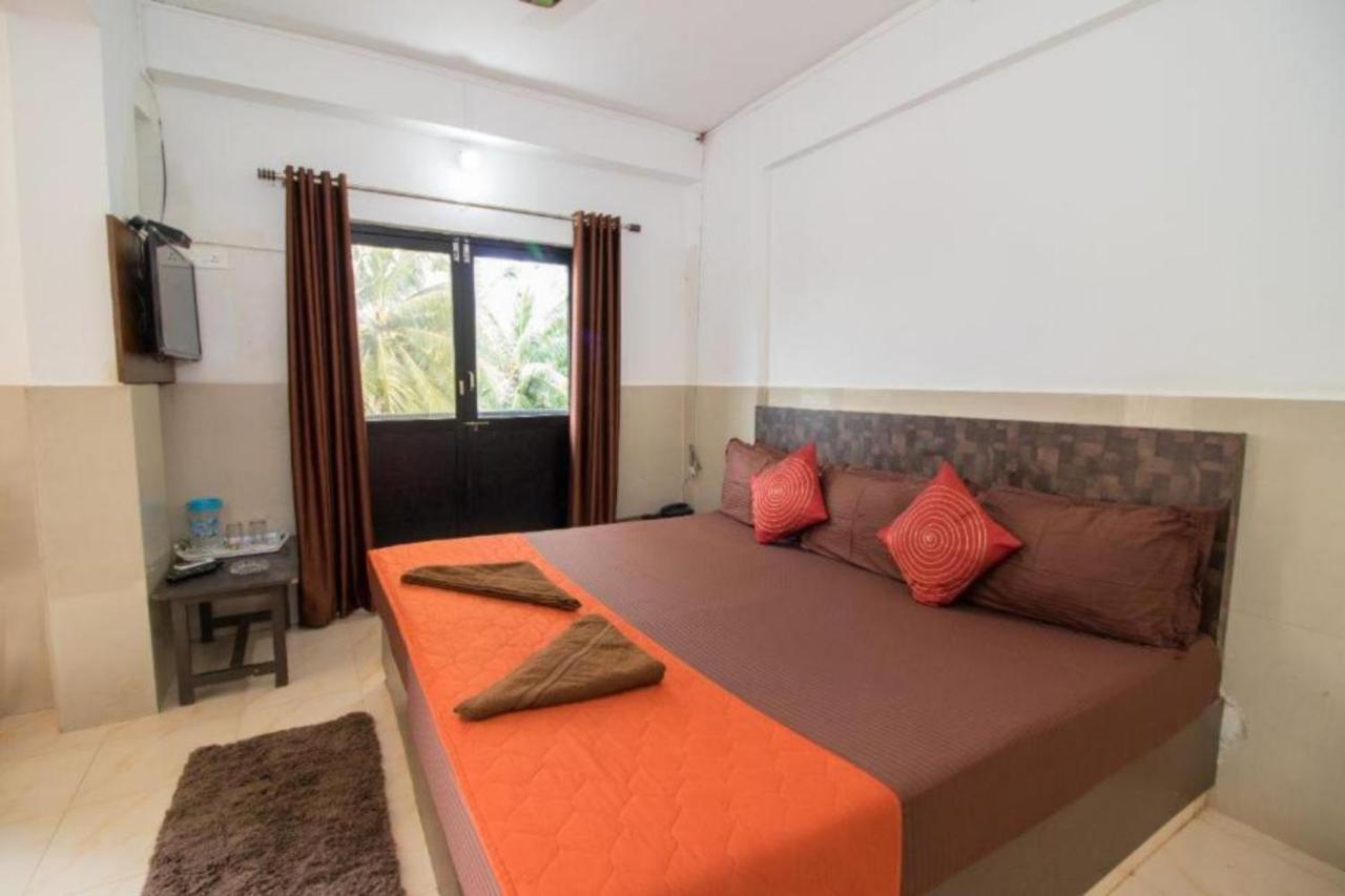 Grg Traveller Hotel Панаджи Екстериор снимка