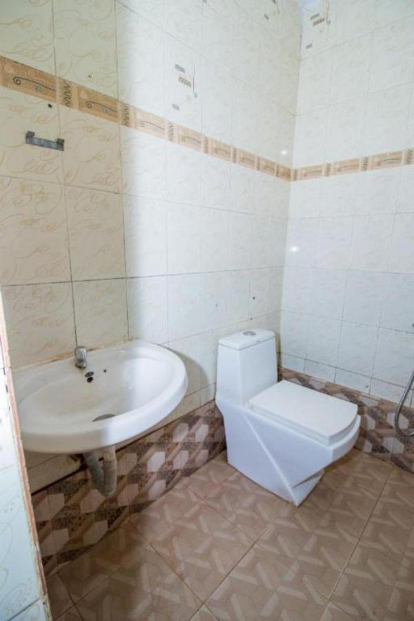 Grg Traveller Hotel Панаджи Екстериор снимка
