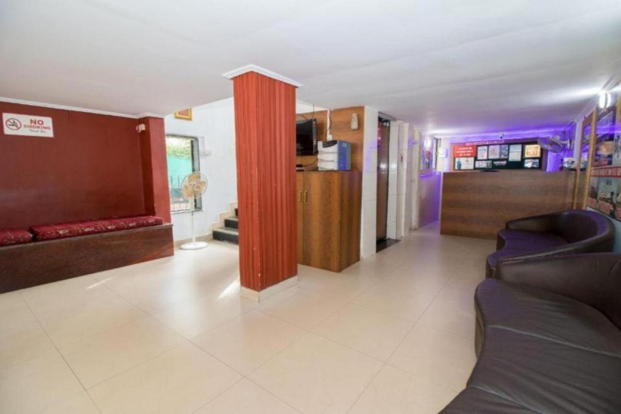 Grg Traveller Hotel Панаджи Екстериор снимка
